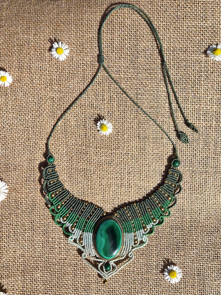 La Gardienne de la Forêt – zoom malachite